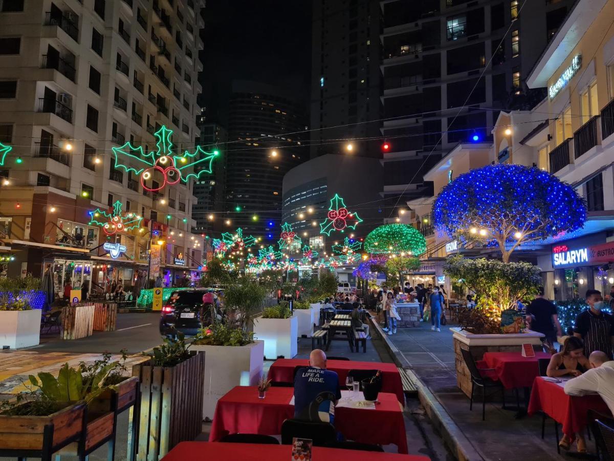 Huge Condo Unit Near Burgos Circle, St Lukes, Shangri-La - P Hamptons T1 Makati City Exterior foto