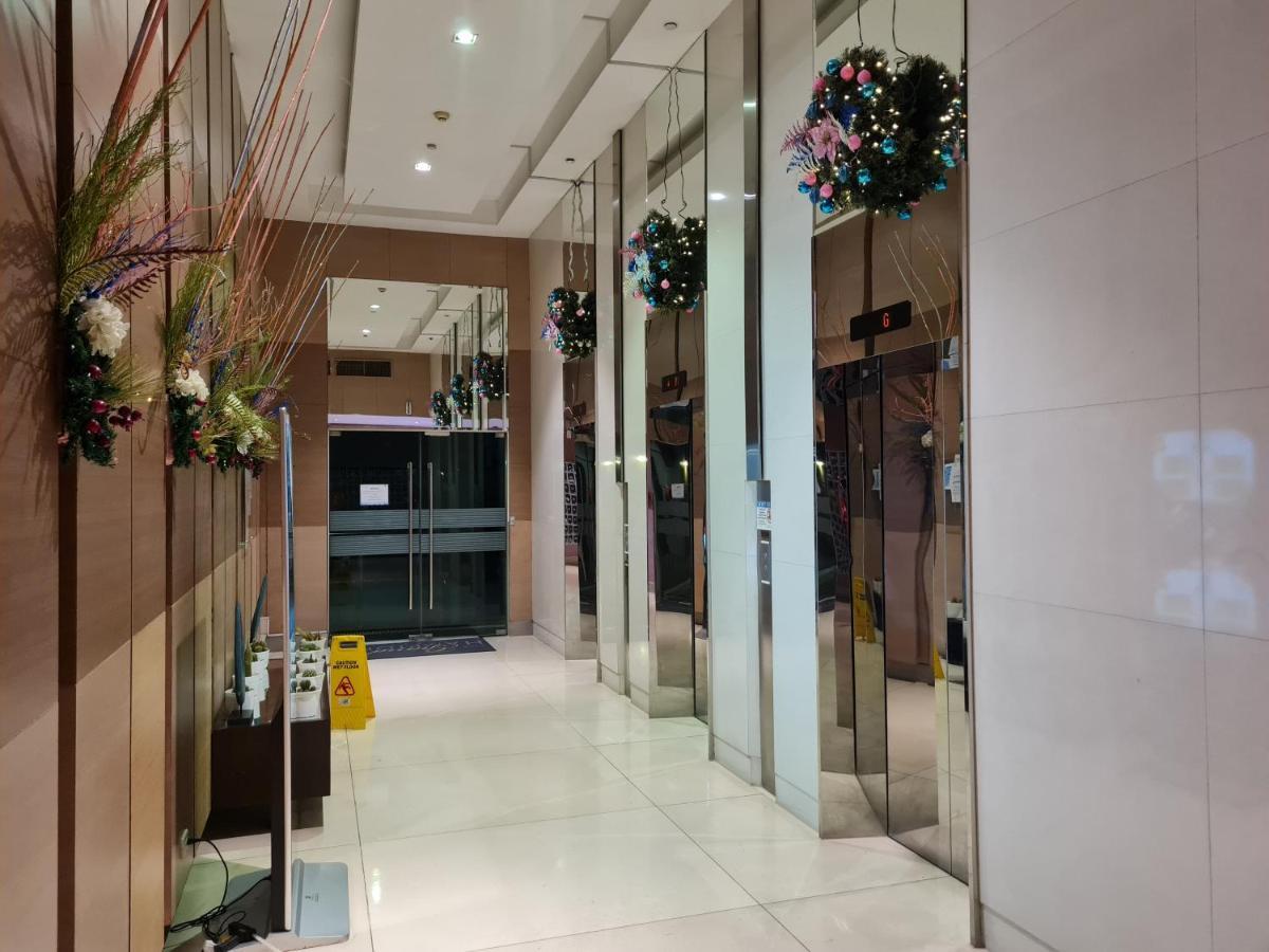 Huge Condo Unit Near Burgos Circle, St Lukes, Shangri-La - P Hamptons T1 Makati City Exterior foto