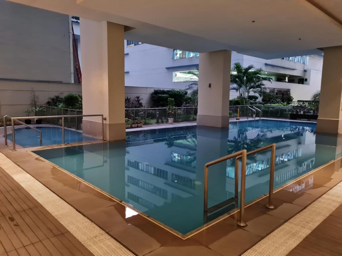 Huge Condo Unit Near Burgos Circle, St Lukes, Shangri-La - P Hamptons T1 Makati City Exterior foto